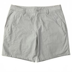 Under Armour Mans UA Fish Pro 2.0 9" Shorts Gray Size 38